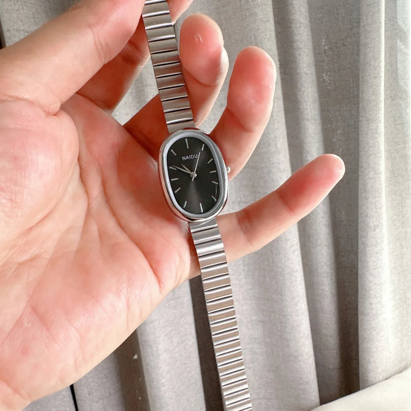 New Women's Watch Simple Chain oval dial Compact Korean Version Versatile Clothing Female Fashion Quartz Wristwatches