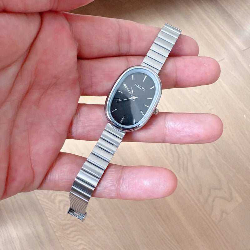 New Women's Watch Simple Chain oval dial Compact Korean Version Versatile Clothing Female Fashion Quartz Wristwatches